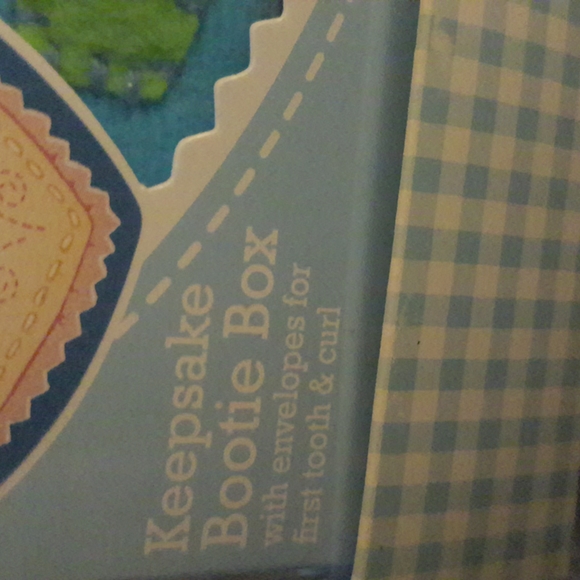 Keepsake Bootie Box - Picture 2 of 5